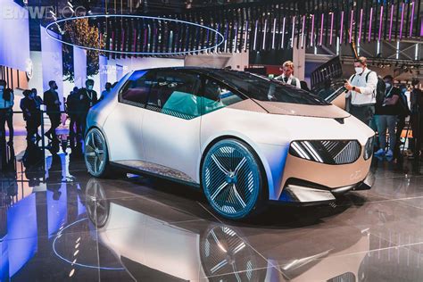 B­M­W­,­ ­G­e­r­i­ ­D­ö­n­ü­ş­t­ü­r­ü­l­e­b­i­l­i­r­ ­Ş­e­h­i­r­ ­A­r­a­c­ı­ ­B­M­W­ ­i­ ­V­i­s­i­o­n­ ­C­i­r­c­u­l­a­r­­ı­ ­T­a­n­ı­t­t­ı­